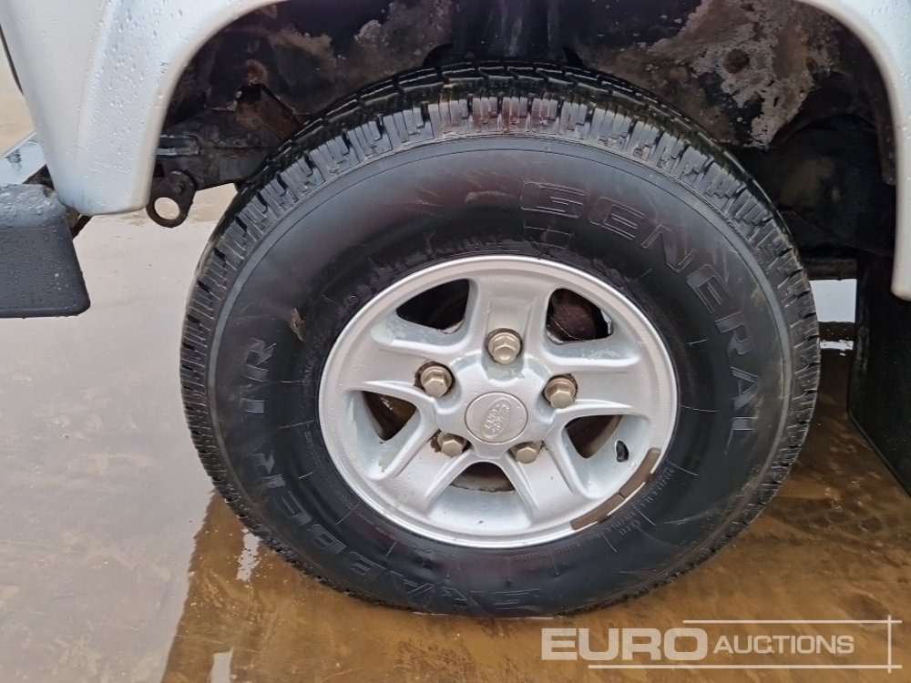 SUV 2002 Land Rover Defender 90: billede 9