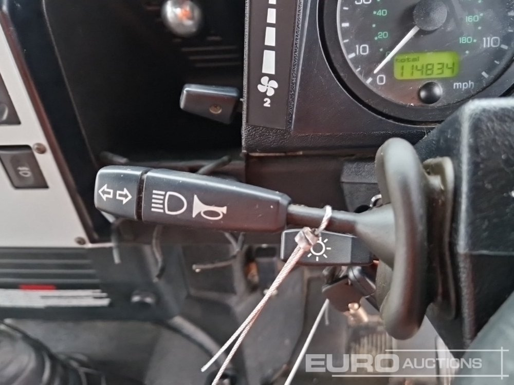 SUV 2002 Land Rover Defender 90: billede 38