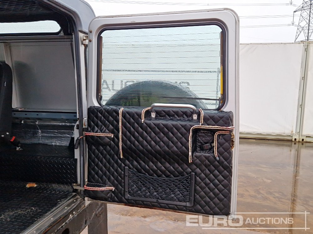 SUV 2002 Land Rover Defender 90: billede 20