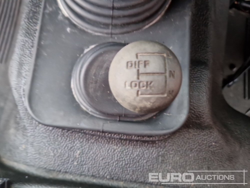 SUV 2002 Land Rover Defender 90: billede 31