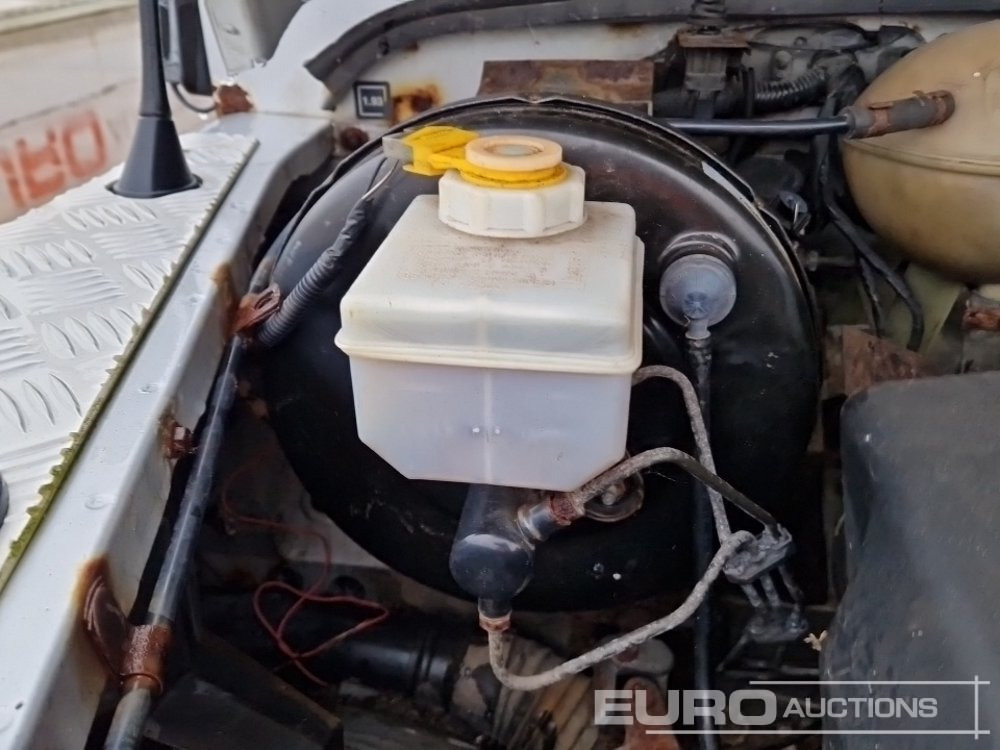 SUV 2002 Land Rover Defender 90: billede 17