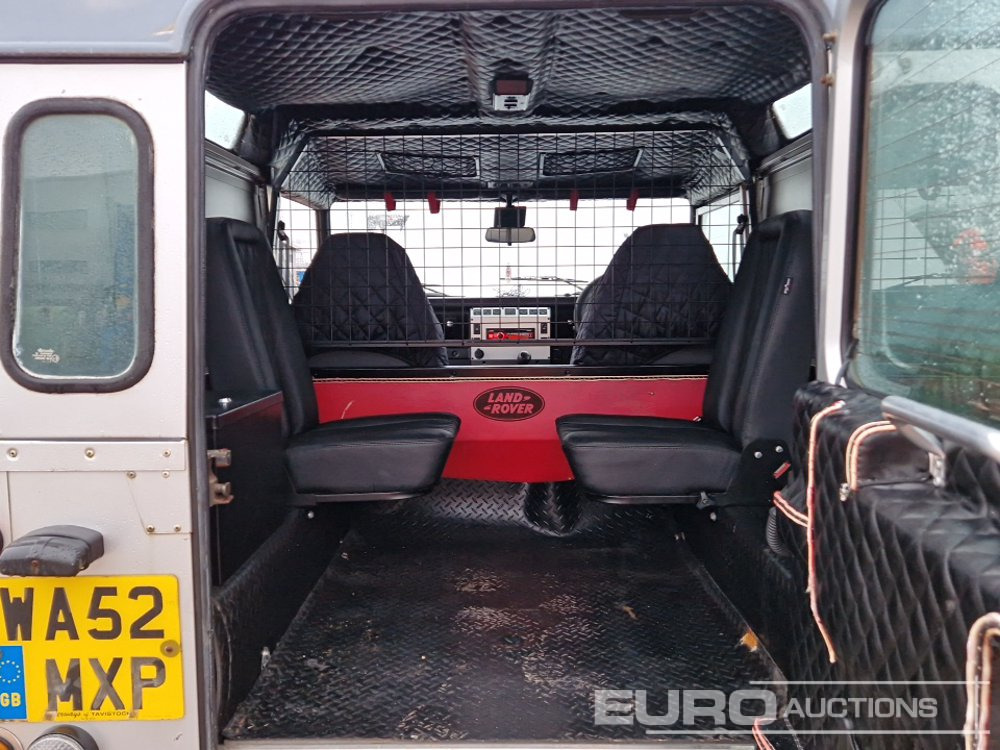 SUV 2002 Land Rover Defender 90: billede 21