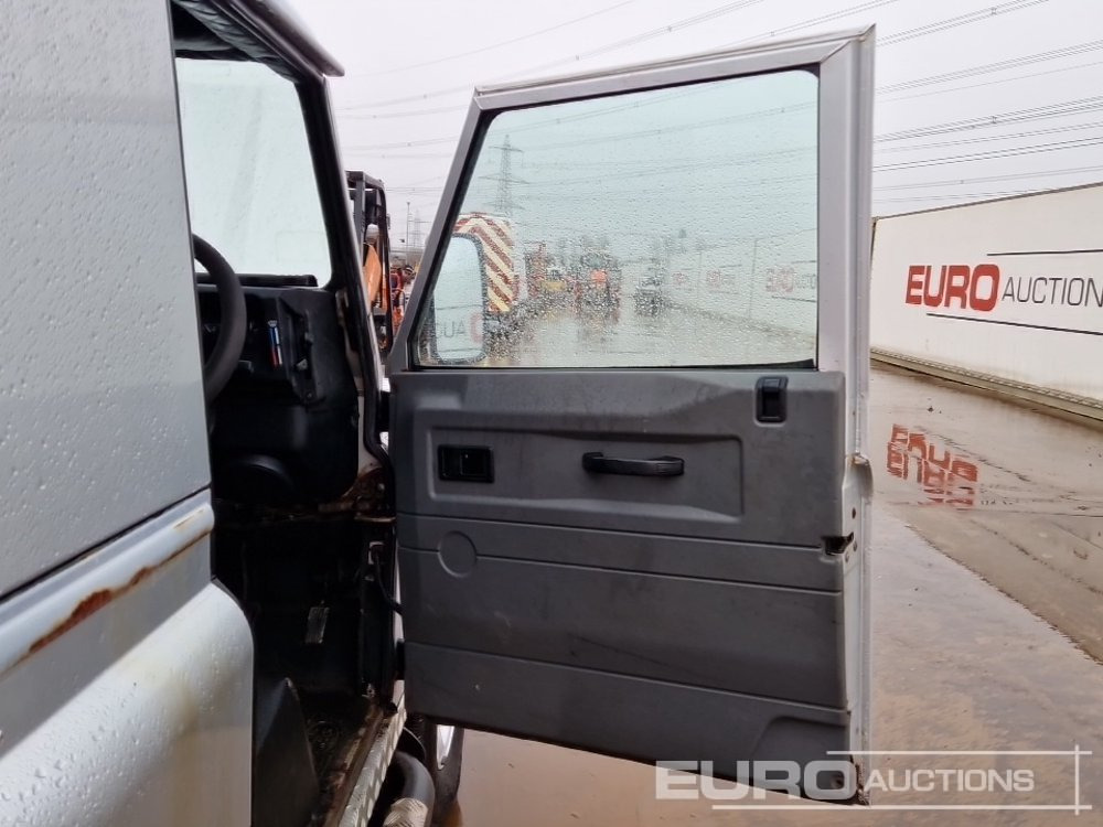 SUV 2002 Land Rover Defender 90: billede 26