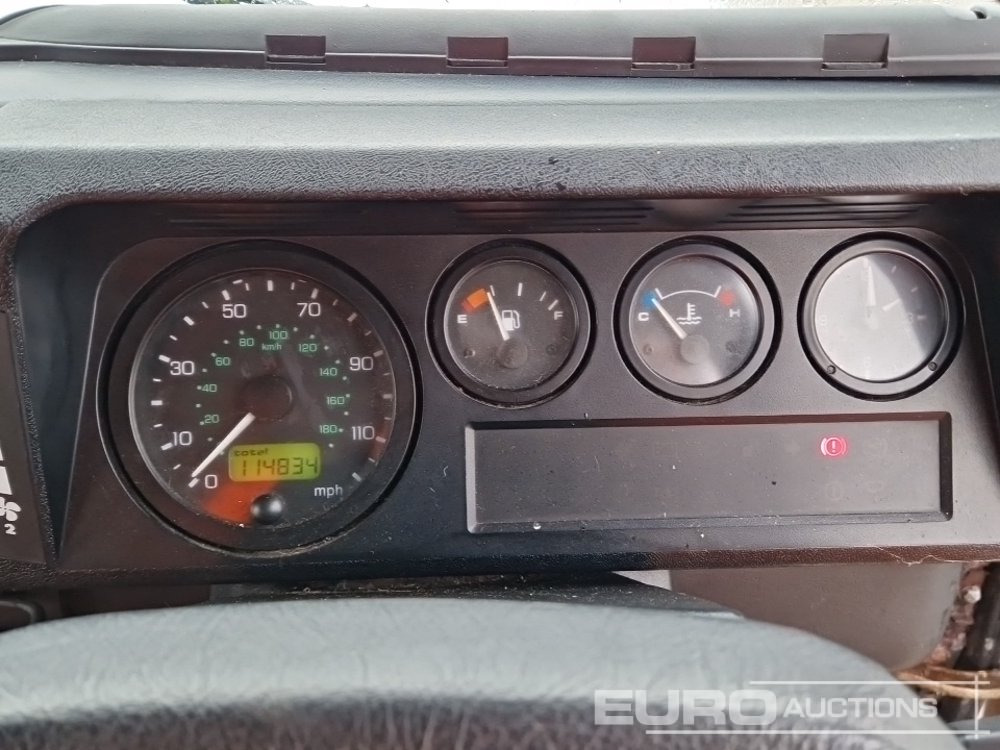 SUV 2002 Land Rover Defender 90: billede 40