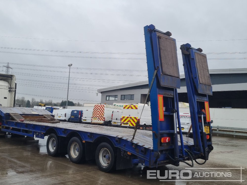 2005 Tirsan Tri Axle Step Frame Low Loader Trailer, Neck Ramps, Out Riggers, Hydraulic Flip Toe Ramps - Nedbygget platform sættevogn: billede 3 2005 Tirsan Tri Axle Step Frame Low Loader Trailer, Neck Ramps, Out Riggers, Hydraulic Flip Toe Ramps - Nedbygget platform sættevogn: billede 3