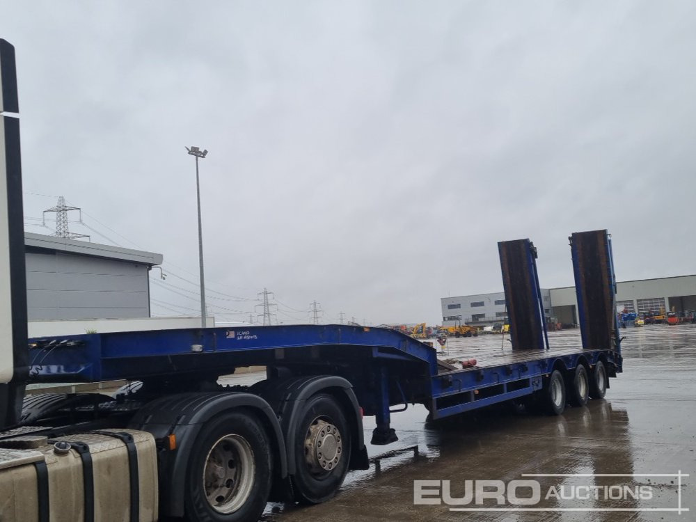 2005 Tirsan Tri Axle Step Frame Low Loader Trailer, Neck Ramps, Out Riggers, Hydraulic Flip Toe Ramps - Nedbygget platform sættevogn: billede 1 2005 Tirsan Tri Axle Step Frame Low Loader Trailer, Neck Ramps, Out Riggers, Hydraulic Flip Toe Ramps - Nedbygget platform sættevogn: billede 1