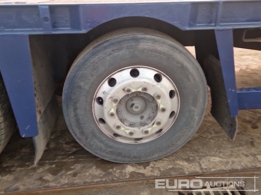 Lastbil med lad til transportering tungemaskiner 2008 Scania P340: billede 12