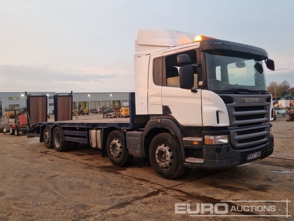 Lastbil med lad til transportering tungemaskiner 2008 Scania P340: billede 7