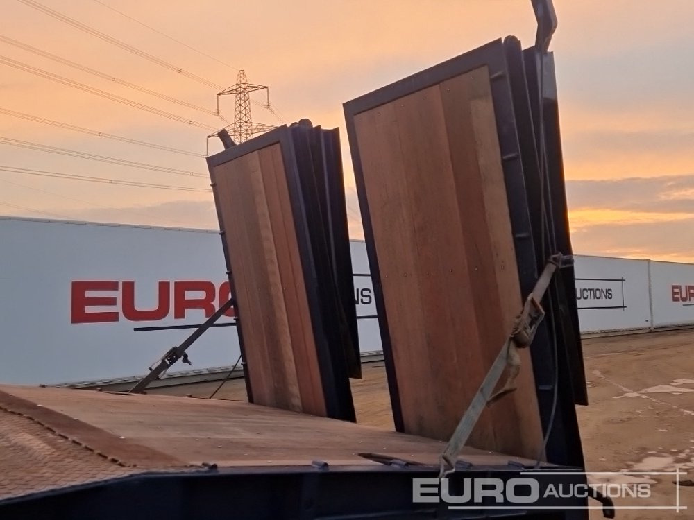 Lastbil med lad til transportering tungemaskiner 2008 Scania P340: billede 21