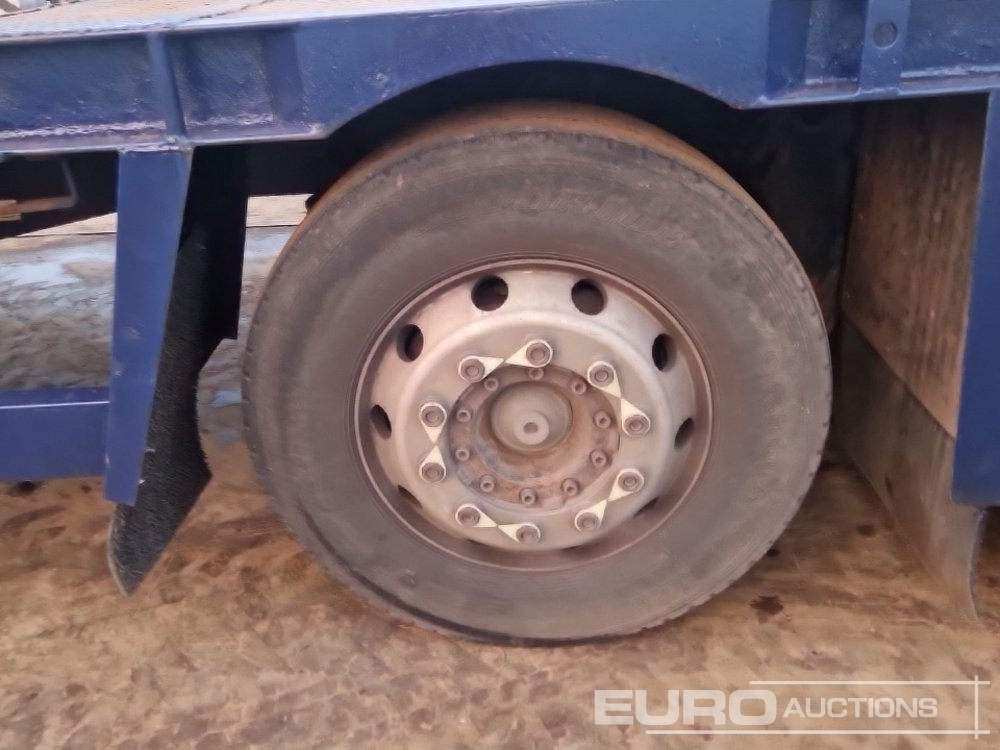 Lastbil med lad til transportering tungemaskiner 2008 Scania P340: billede 13