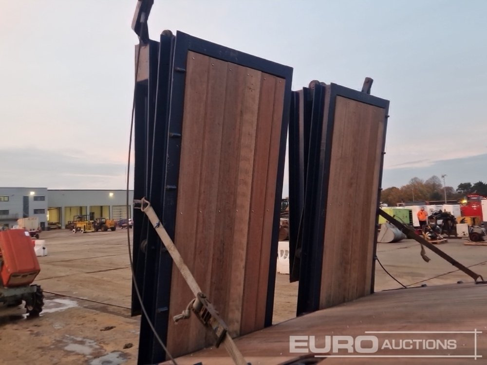 Lastbil med lad til transportering tungemaskiner 2008 Scania P340: billede 26