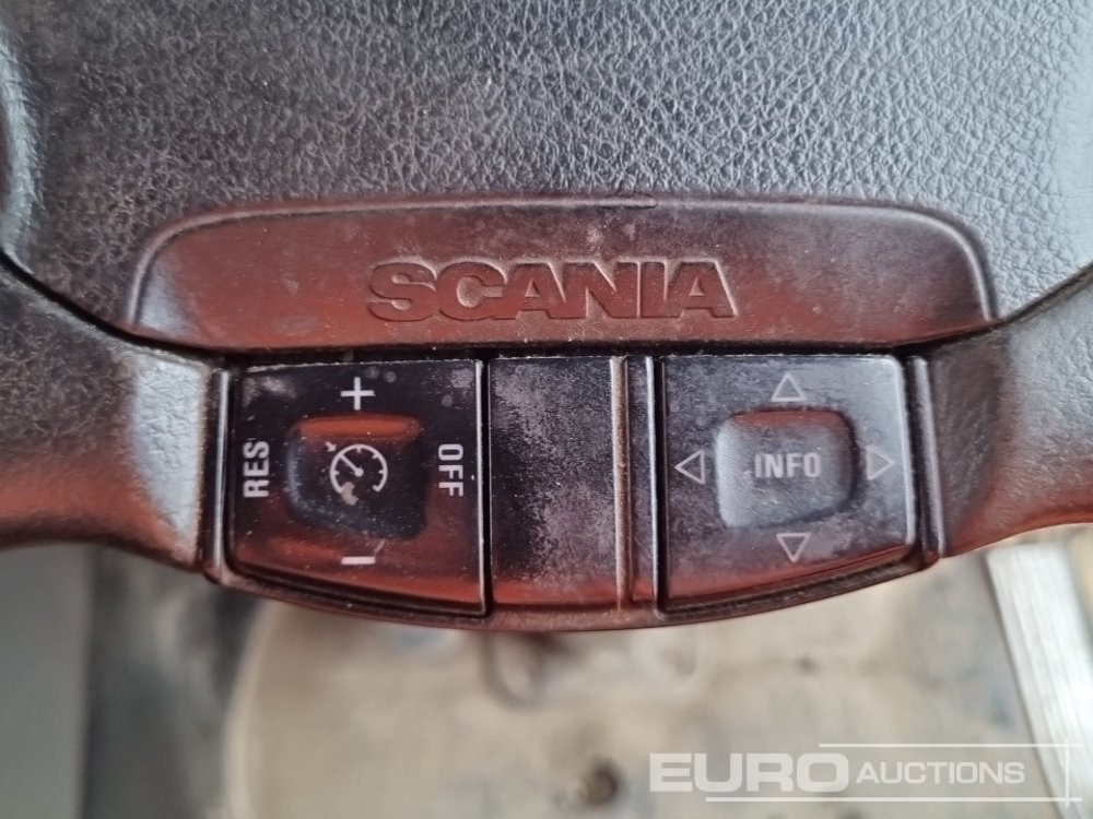 Lastbil med lad til transportering tungemaskiner 2009 Scania P310: billede 48 Lastbil med lad til transportering tungemaskiner 2009 Scania P310: billede 48