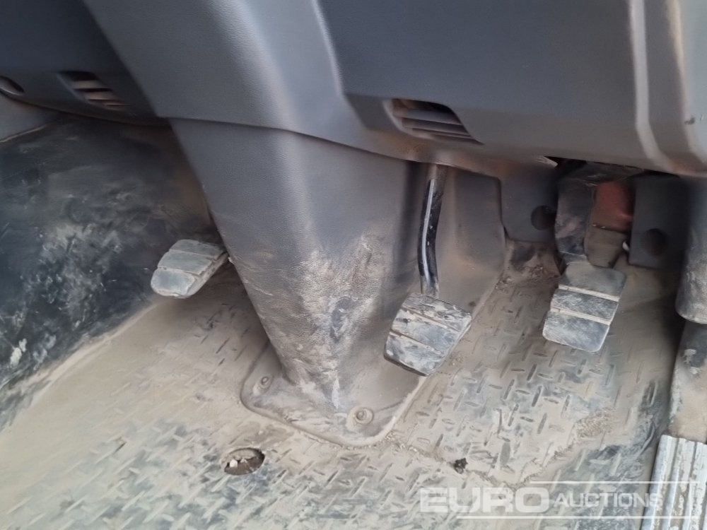 Lastbil med lad til transportering tungemaskiner 2009 Scania P310: billede 38 Lastbil med lad til transportering tungemaskiner 2009 Scania P310: billede 38