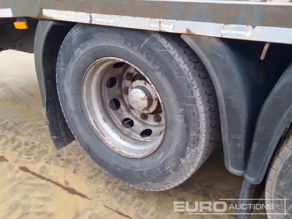 Lastbil med lad til transportering tungemaskiner 2009 Scania P310: billede 14 Lastbil med lad til transportering tungemaskiner 2009 Scania P310: billede 14