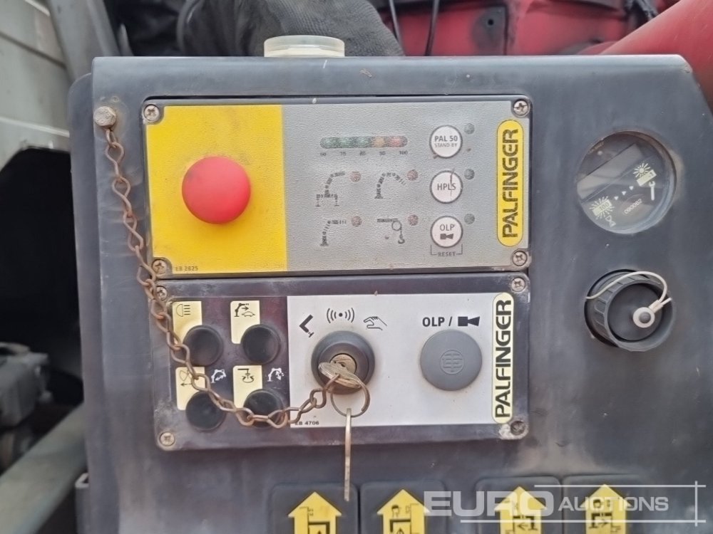 Lastbil med lad til transportering tungemaskiner 2009 Scania P310: billede 22 Lastbil med lad til transportering tungemaskiner 2009 Scania P310: billede 22