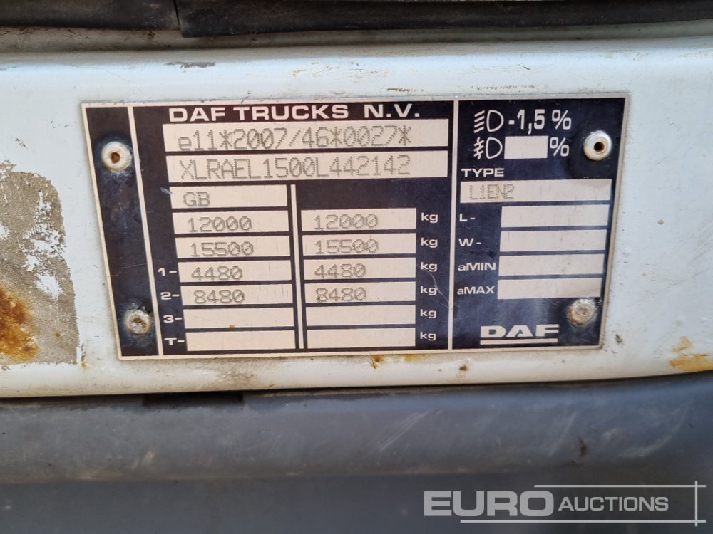 Lastbil med lad til transportering tungemaskiner 2015 DAF 210: billede 44 Lastbil med lad til transportering tungemaskiner 2015 DAF 210: billede 44