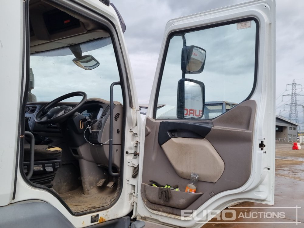 Lastbil med lad til transportering tungemaskiner 2015 DAF 210: billede 32 Lastbil med lad til transportering tungemaskiner 2015 DAF 210: billede 32
