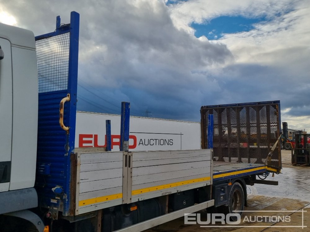 Lastbil med lad til transportering tungemaskiner 2015 DAF 210: billede 13 Lastbil med lad til transportering tungemaskiner 2015 DAF 210: billede 13