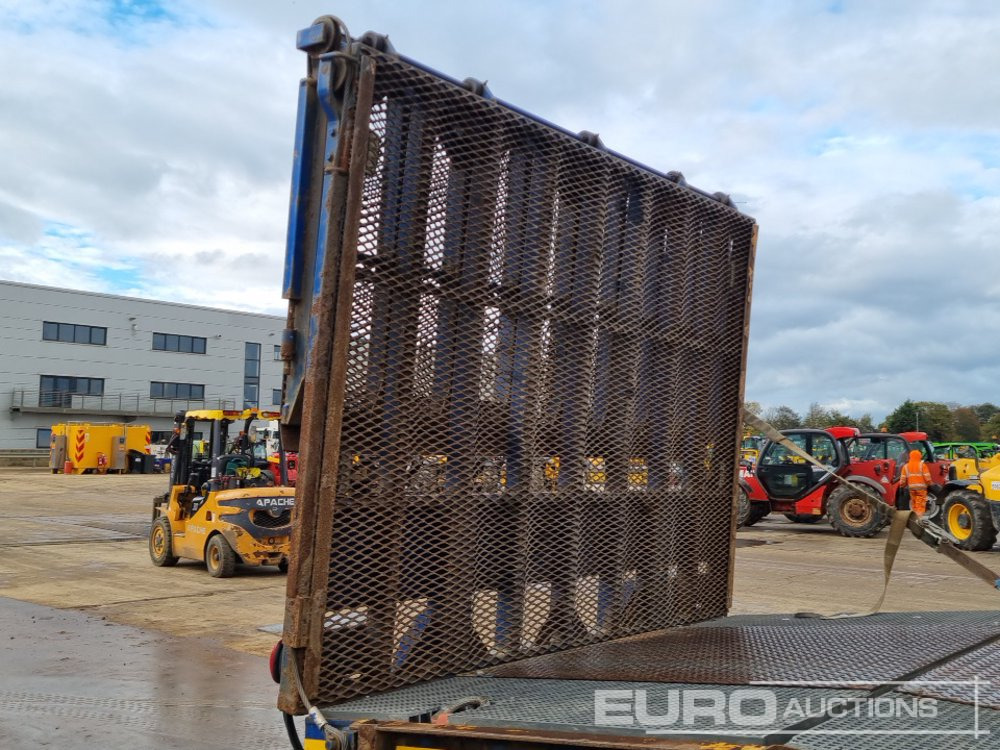 Lastbil med lad til transportering tungemaskiner 2015 DAF 210: billede 21 Lastbil med lad til transportering tungemaskiner 2015 DAF 210: billede 21