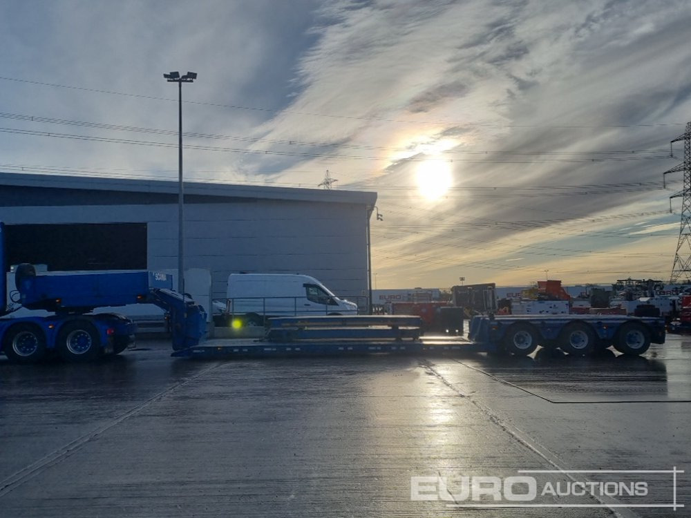 Faymonville Tri-Axle - Nedbygget platform sættevogn: billede 2 Faymonville Tri-Axle - Nedbygget platform sættevogn: billede 2