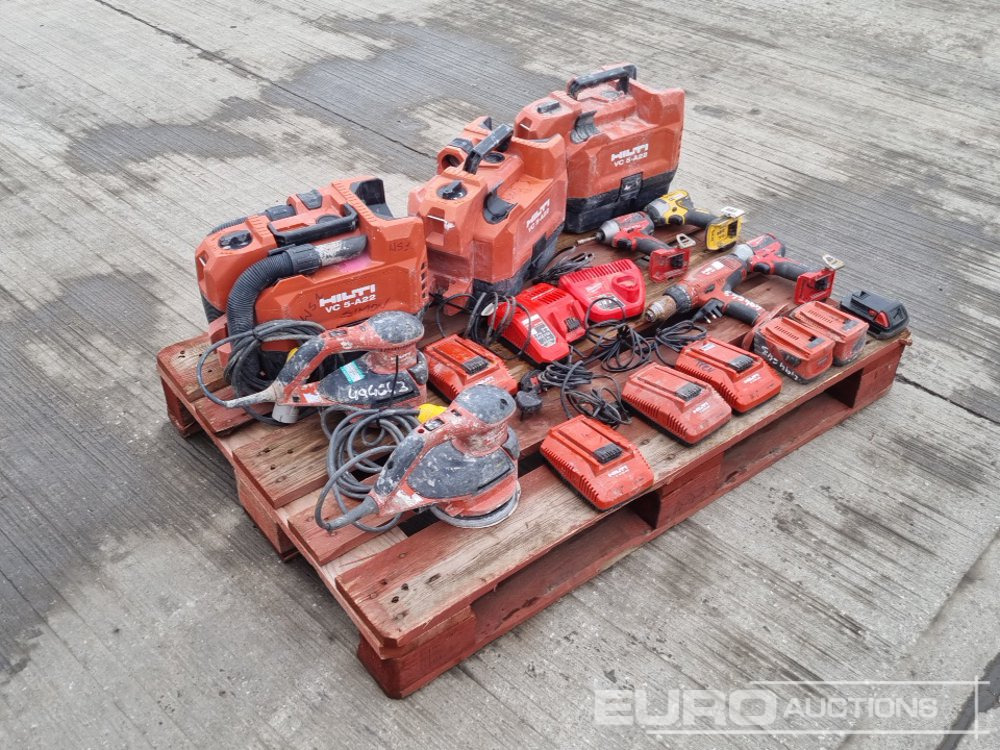 Bygningsudstyr Hilti Battery Vacuum (3 of), 110Volt Orbital Sander (2 of), Battery Drill, Battery (2 of), Charger (4 of), Milwaukee Battery Impact Wrench (2 of), Charger (2 of), Battery, DeWalt Battery Impact Wrench: billede 7