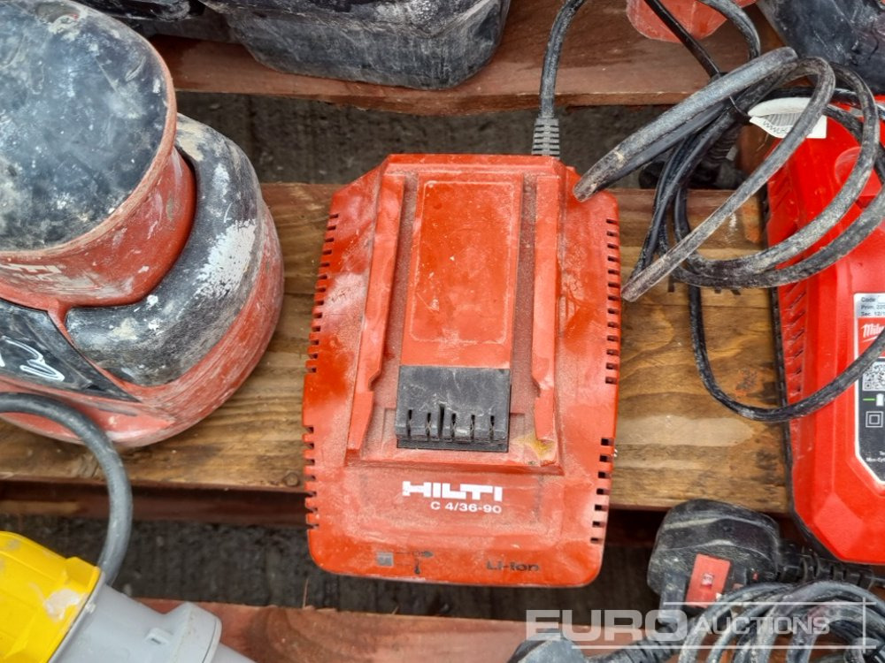 Bygningsudstyr Hilti Battery Vacuum (3 of), 110Volt Orbital Sander (2 of), Battery Drill, Battery (2 of), Charger (4 of), Milwaukee Battery Impact Wrench (2 of), Charger (2 of), Battery, DeWalt Battery Impact Wrench: billede 17