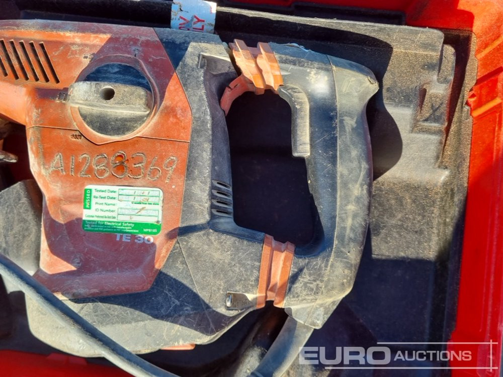 Bygningsudstyr Hilti TE30 110Volt Hammer Drill, Hilti TE6-A36 Battery Hammer Drill, Makita 6906 110Volt Impact Driver, Makita DTW1001 Battery Impact Driver, 110Volt Concrete Poker: billede 12