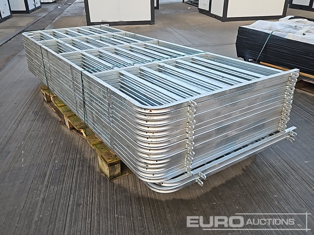 Unused 8' Galvanised Sheep Hurdle (16 of) - Landbrugsmaskine: billede 1 Unused 8' Galvanised Sheep Hurdle (16 of) - Landbrugsmaskine: billede 1