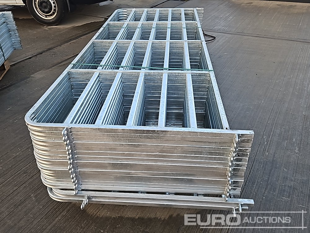 Unused 8' Galvanised Sheep Hurdle (16 of) - Landbrugsmaskine: billede 2 Unused 8' Galvanised Sheep Hurdle (16 of) - Landbrugsmaskine: billede 2