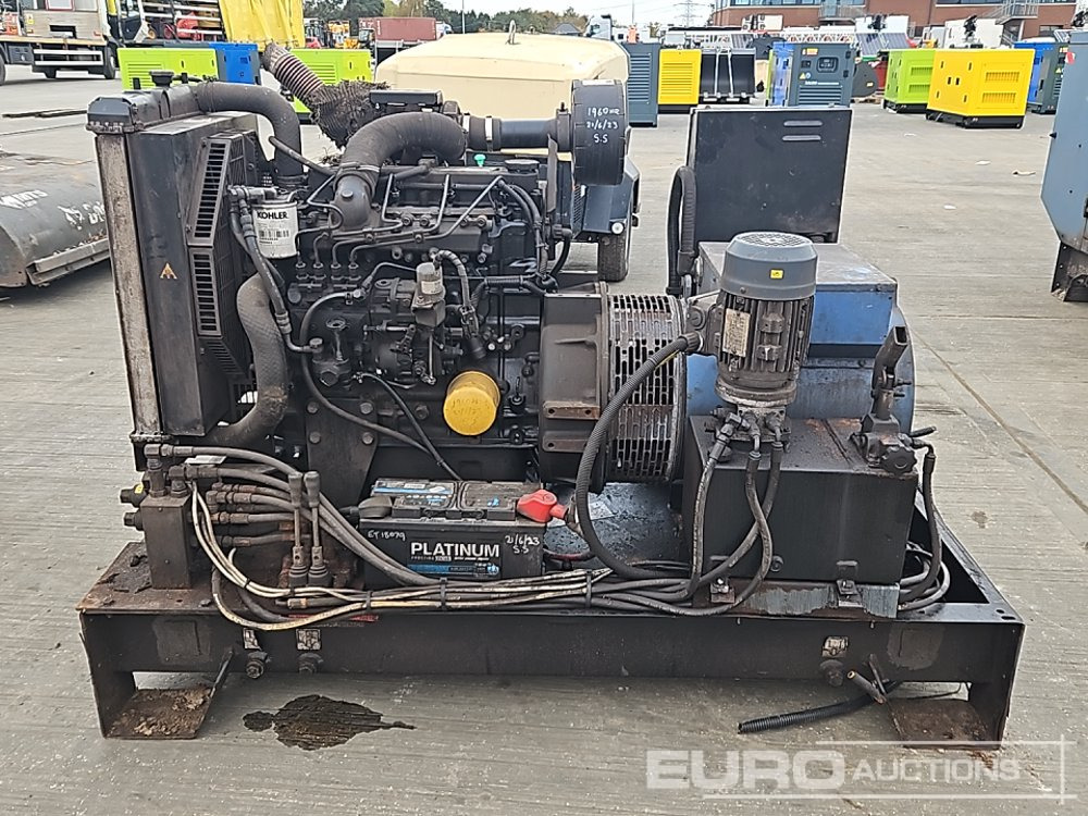 SDMO Generator, 4 Cylinder Engine - Strømgenerator: billede 4 SDMO Generator, 4 Cylinder Engine - Strømgenerator: billede 4