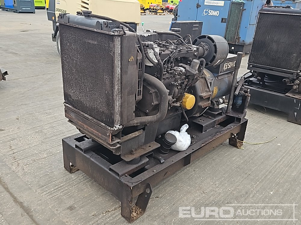 SDMO Generator, 4 Cylinder Engine - Strømgenerator: billede 3 SDMO Generator, 4 Cylinder Engine - Strømgenerator: billede 3