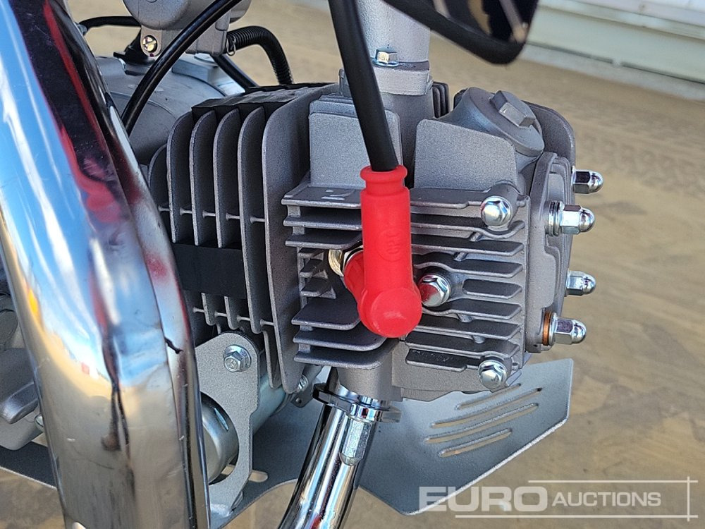 Motorcykel Unused 2025 Apollo Thunder 125cc Motorcross Bike, 14" Front, 12" Rear Tyres, Electric Start, Air Cooled, Hydraulic Suspension, Disc Brakes, Lighting Kit (UNASSEMBLED): billede 14 Motorcykel Unused 2025 Apollo Thunder 125cc Motorcross Bike, 14" Front, 12" Rear Tyres, Electric Start, Air Cooled, Hydraulic Suspension, Disc Brakes, Lighting Kit (UNASSEMBLED): billede 14