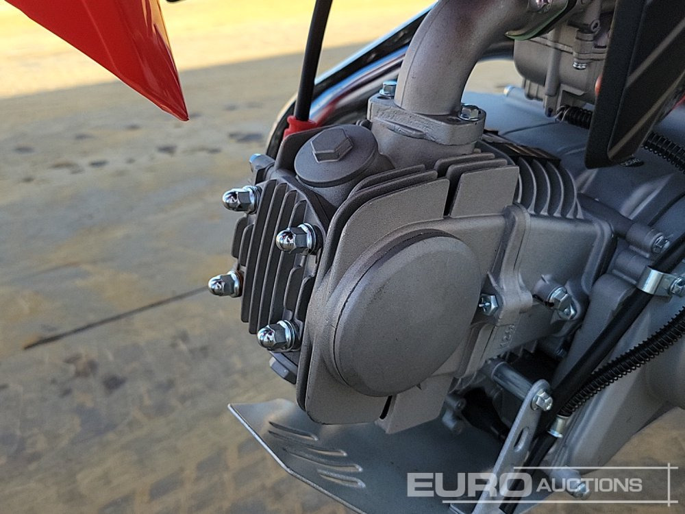 Motorcykel Unused 2025 Apollo Thunder 125cc Motorcross Bike, 14" Front, 12" Rear Tyres, Electric Start, Air Cooled, Hydraulic Suspension, Disc Brakes, Lighting Kit (UNASSEMBLED): billede 15 Motorcykel Unused 2025 Apollo Thunder 125cc Motorcross Bike, 14" Front, 12" Rear Tyres, Electric Start, Air Cooled, Hydraulic Suspension, Disc Brakes, Lighting Kit (UNASSEMBLED): billede 15