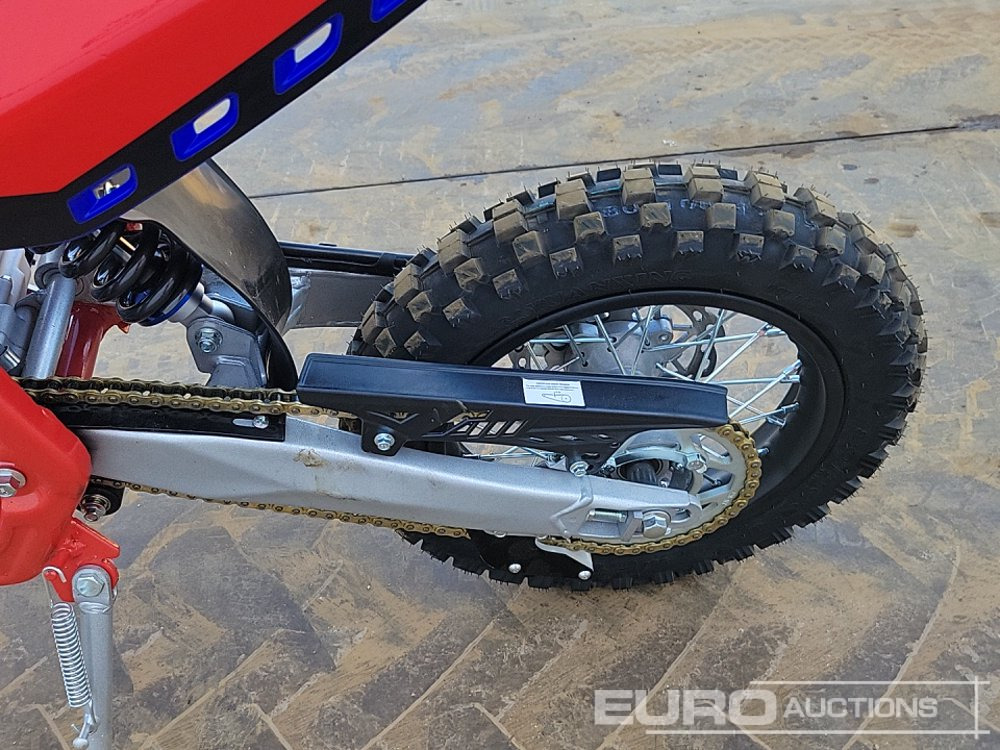 Motorcykel Unused 2025 Apollo Thunder 125cc Motorcross Bike, 14" Front, 12" Rear Tyres, Electric Start, Air Cooled, Hydraulic Suspension, Disc Brakes, Lighting Kit (UNASSEMBLED): billede 10 Motorcykel Unused 2025 Apollo Thunder 125cc Motorcross Bike, 14" Front, 12" Rear Tyres, Electric Start, Air Cooled, Hydraulic Suspension, Disc Brakes, Lighting Kit (UNASSEMBLED): billede 10