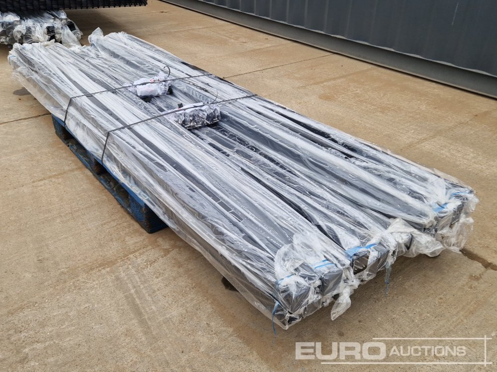 Bygningsudstyr Unused Galvanised & Powder Coated Heavy Duty (5mm) Wire Mesh Fencing, 25 x H2.4m x W2.2m Panels, 26 x 60mm x 60mm x3m Posts, with Fittings (Black): billede 15