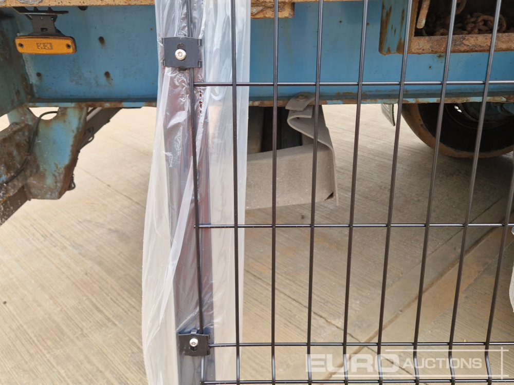 Bygningsudstyr Unused Galvanised & Powder Coated Heavy Duty (5mm) Wire Mesh Fencing, 25 x H2.4m x W2.2m Panels, 26 x 60mm x 60mm x3m Posts, with Fittings (Black): billede 22