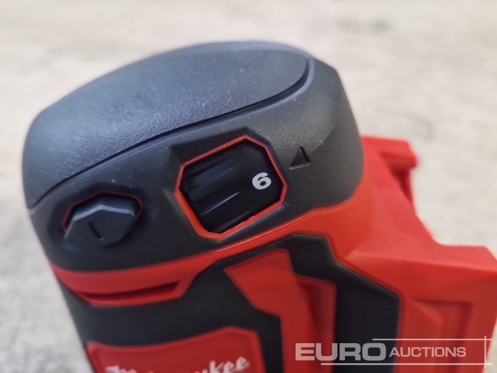 Bygningsudstyr Unused Milwaukee M18 BOS125-0 18V 125mm Random Orbit Sander (Body Only): billede 8