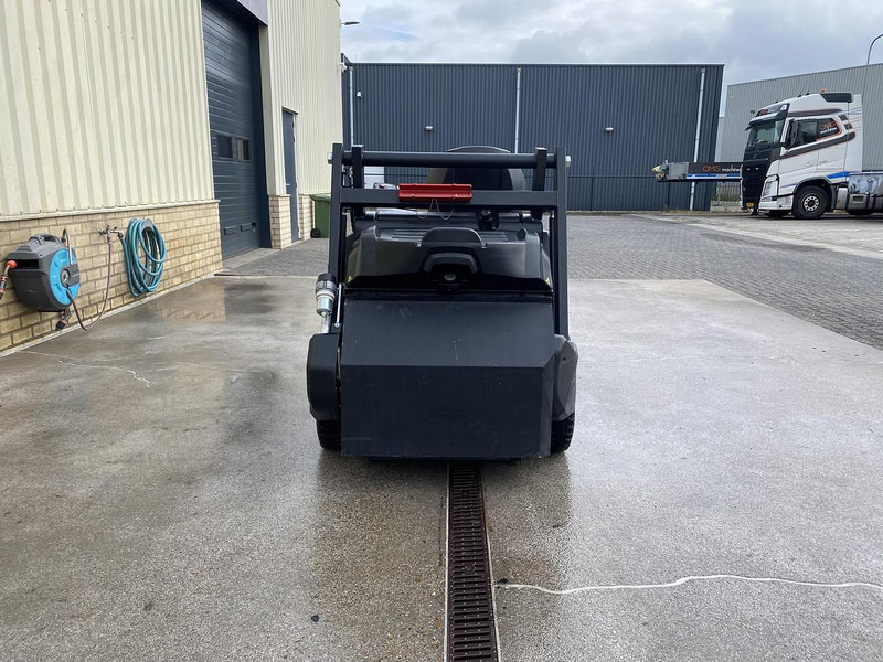 Kärcher KM 105/110 R Bp, Veegmachine, hoogkieper - Fejebil: billede 3 Kärcher KM 105/110 R Bp, Veegmachine, hoogkieper - Fejebil: billede 3