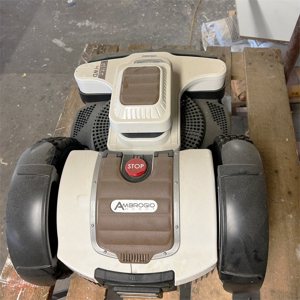 Ambrogio 4.0 Elite Premium 4 wd - Plæneklipper: billede 2 Ambrogio 4.0 Elite Premium 4 wd - Plæneklipper: billede 2