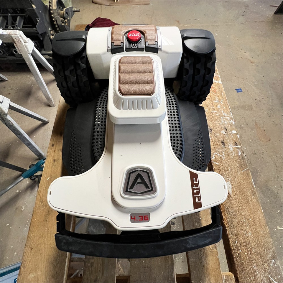 Ambrogio 4.36 Elite Ultra - Plæneklipper: billede 3 Ambrogio 4.36 Elite Ultra - Plæneklipper: billede 3