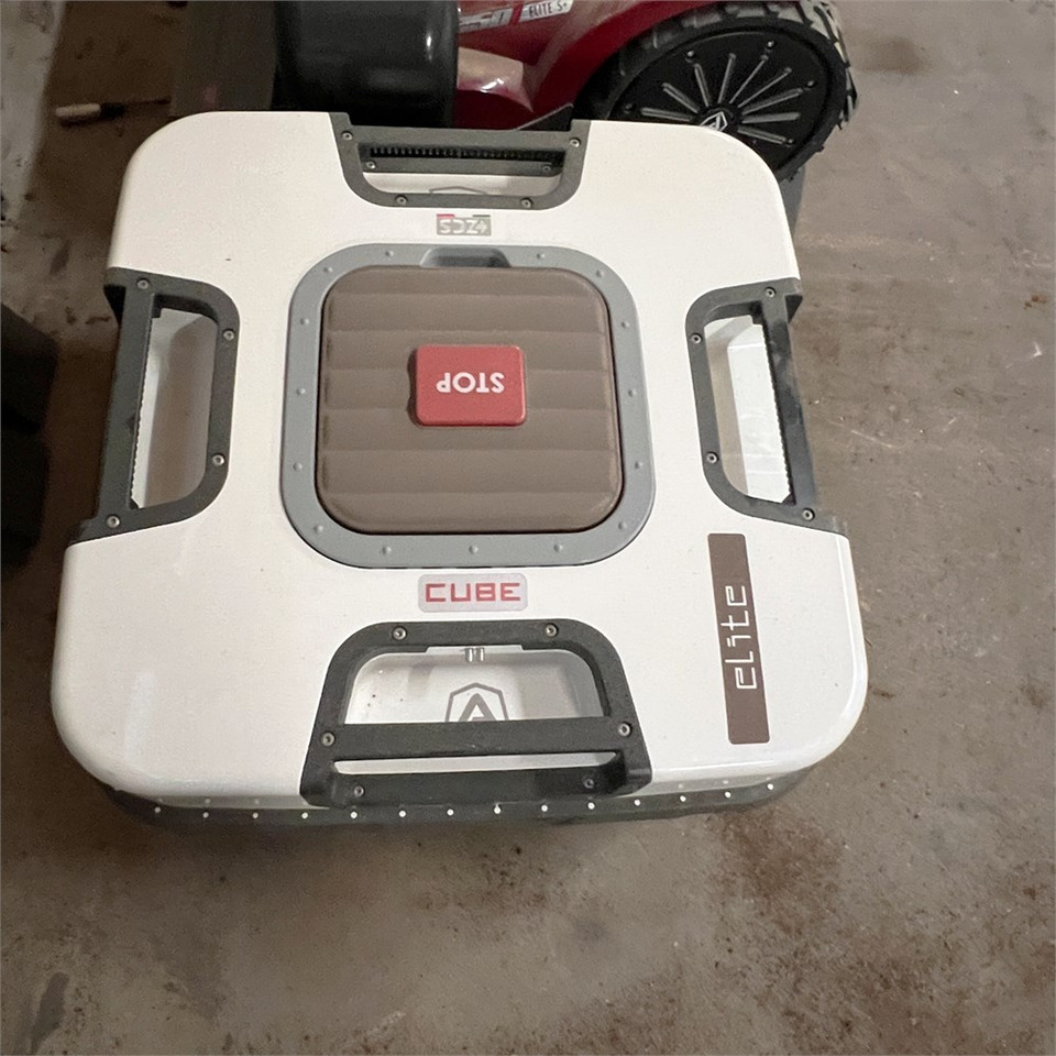 Ambrogio Cube Elite 4 WD - Plæneklipper: billede 5 Ambrogio Cube Elite 4 WD - Plæneklipper: billede 5