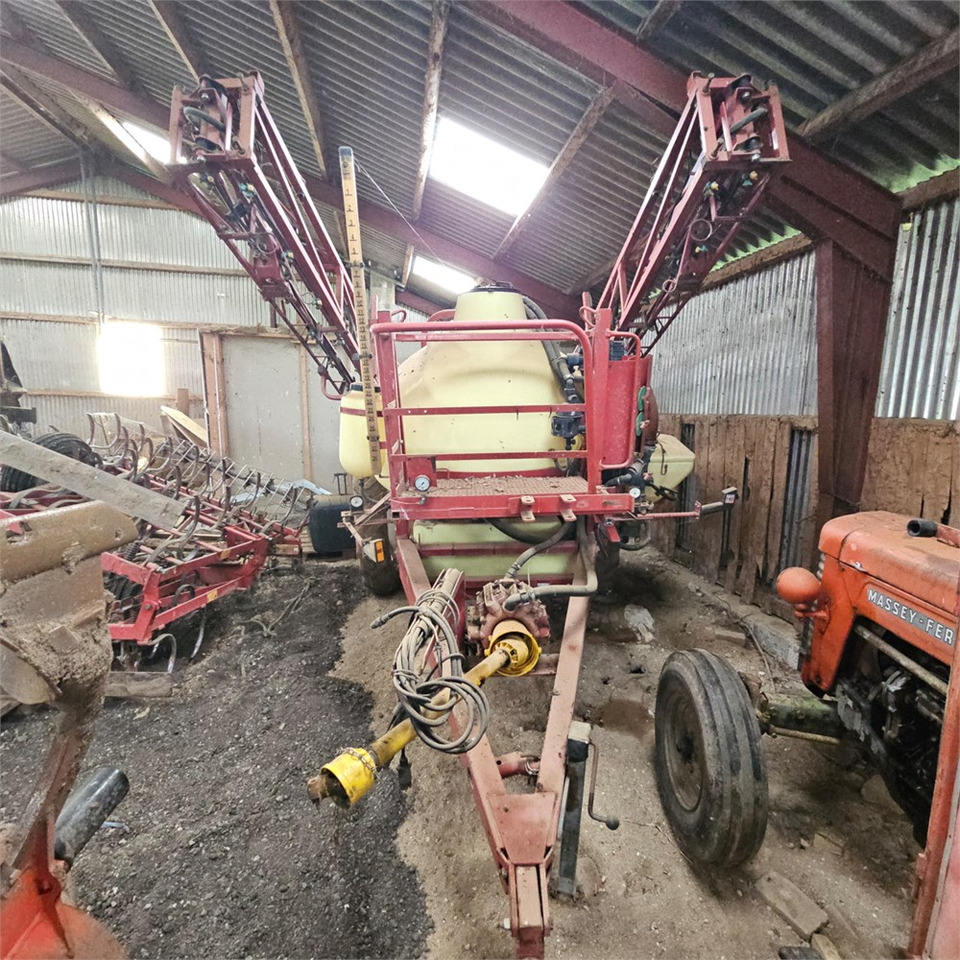 Hardi CM2 Commander 2.800 l - Sprøjteudstyr: billede 2 Hardi CM2 Commander 2.800 l - Sprøjteudstyr: billede 2