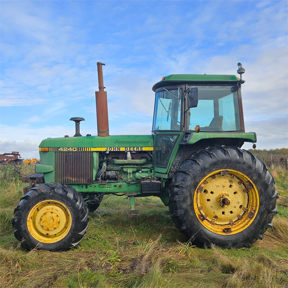 John Deere 4240 - Traktor: billede 2 John Deere 4240 - Traktor: billede 2