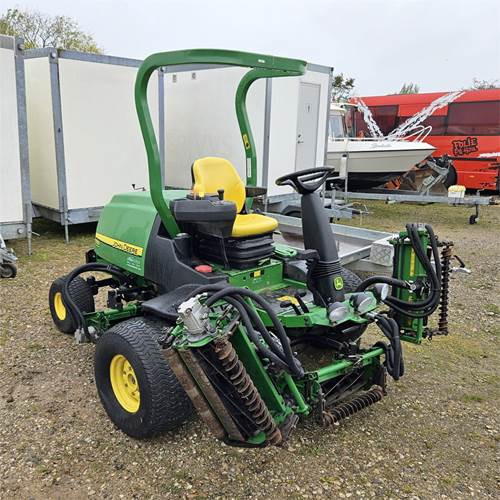 John Deere 7700 Precisioncut - Plæneklipper: billede 1 John Deere 7700 Precisioncut - Plæneklipper: billede 1