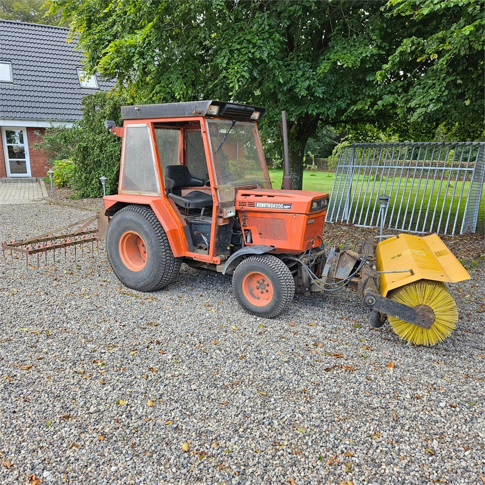Kubota B8200 - Kommunal traktor: billede 2 Kubota B8200 - Kommunal traktor: billede 2