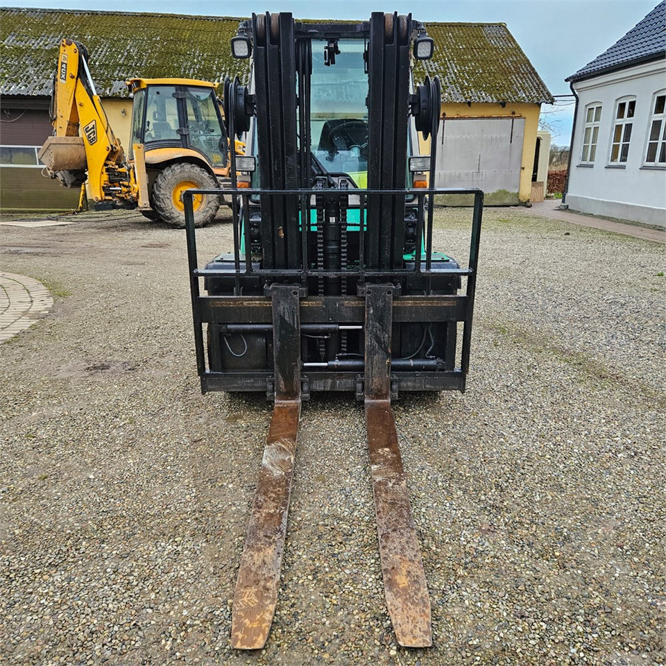 Mitsubishi FB45 - Gaffeltruck: billede 3 Mitsubishi FB45 - Gaffeltruck: billede 3