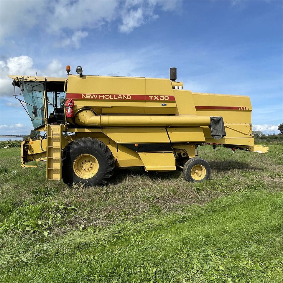 New Holland TX 30 - Mejetærsker: billede 3 New Holland TX 30 - Mejetærsker: billede 3