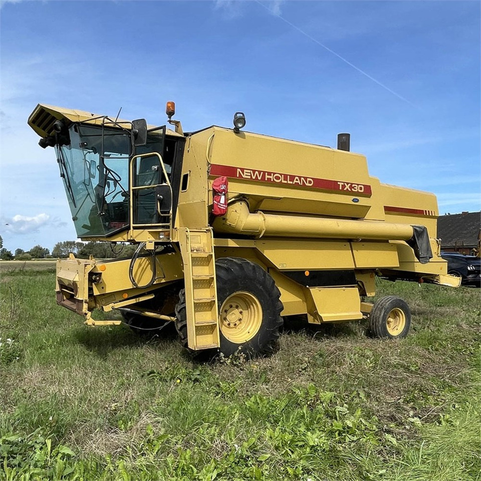 New Holland TX 30 - Mejetærsker: billede 1 New Holland TX 30 - Mejetærsker: billede 1
