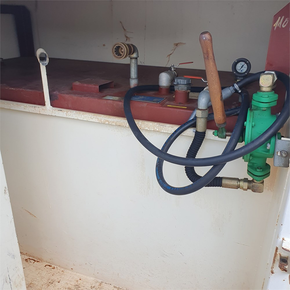 Roug A/S 2000 liter - Lagertank: billede 2 Roug A/S 2000 liter - Lagertank: billede 2