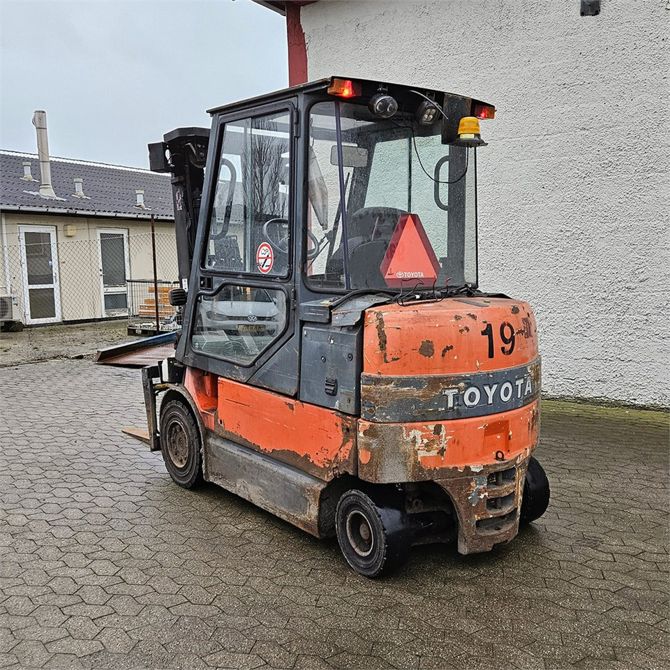 Toyota 7FBMF30 - Gaffeltruck: billede 5 Toyota 7FBMF30 - Gaffeltruck: billede 5